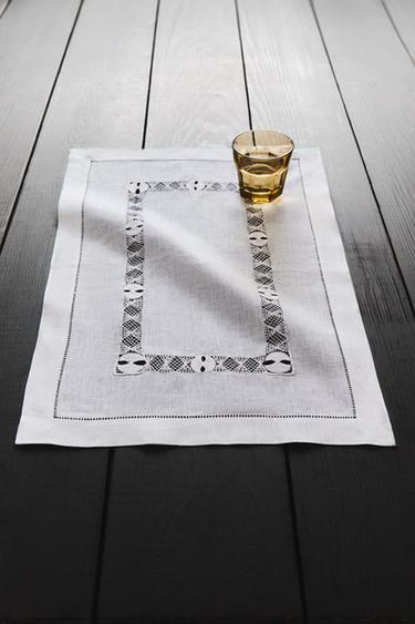 PLACEMAT WITH FLORAL EMBROIDERY AND HEMSTITCHING - White by Zara - Image 5