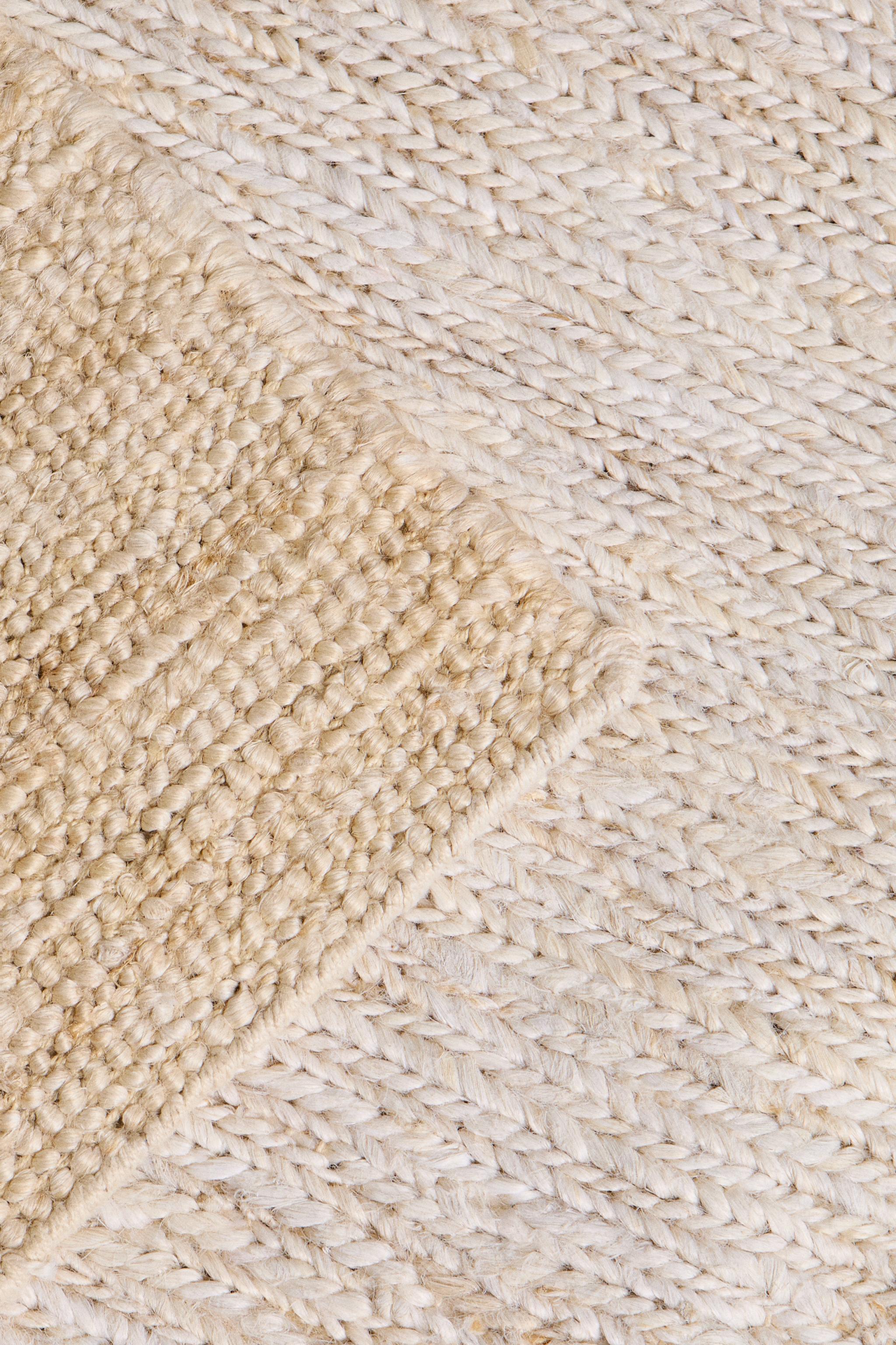 WOVEN JUTE RUG