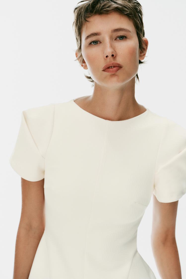 Vestido mini con mangas plisadas 3