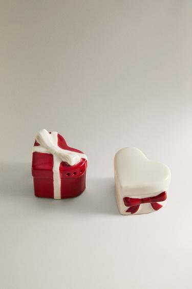 CHRISTMAS GIFT SALT AND PEPPER SHAKER SET - Red by Zara - Image 1