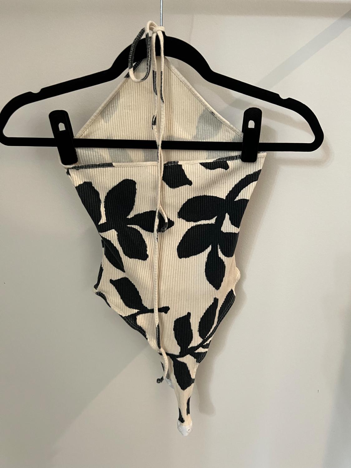 PRINTED HALTER NECK BODYSUIT - Image 2