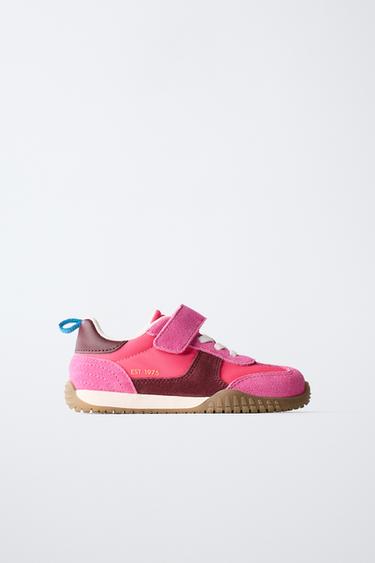 CONTRAST TRAINERS - Fuchsia by Zara