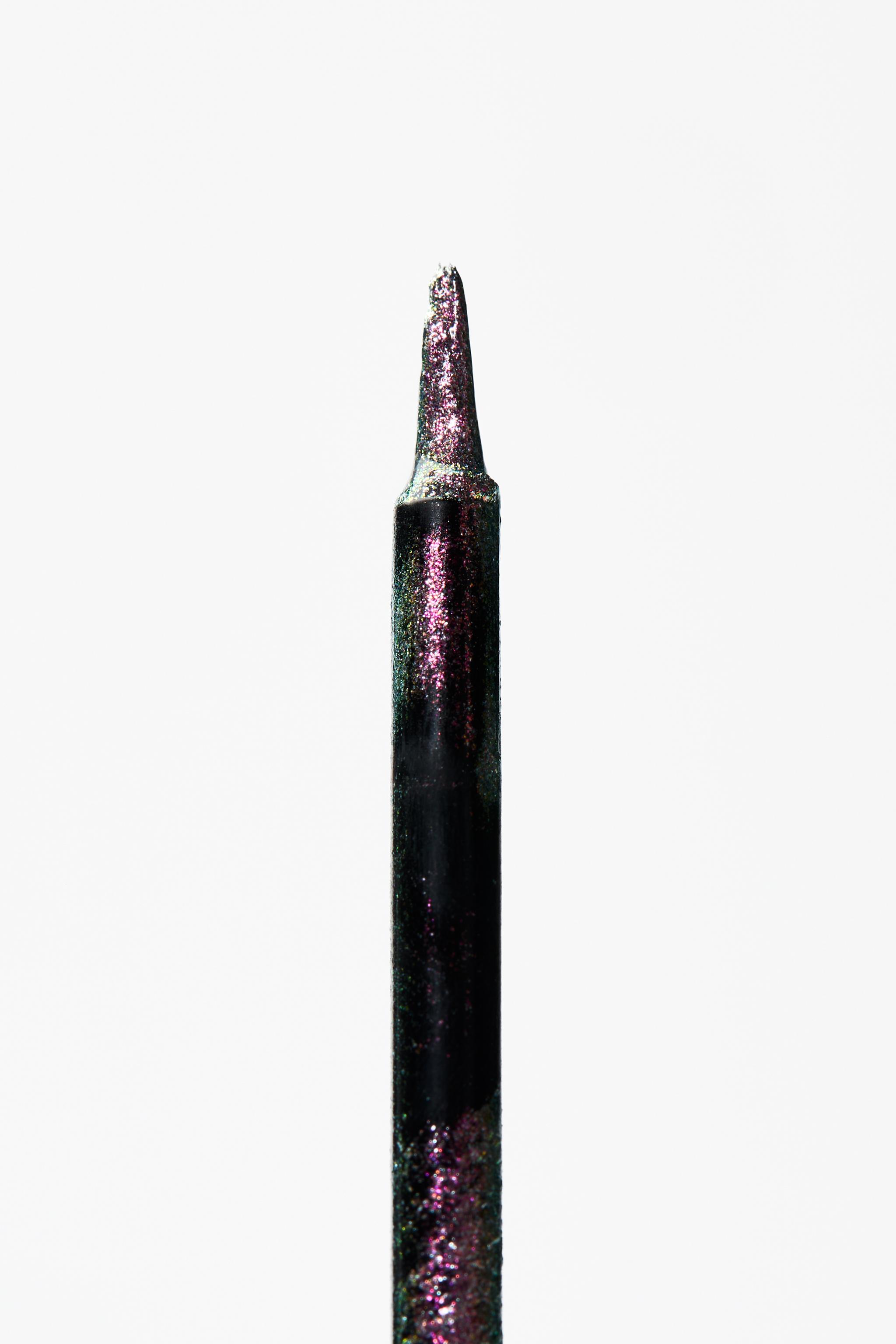 LIQUID EYELINER - DREAMLAND