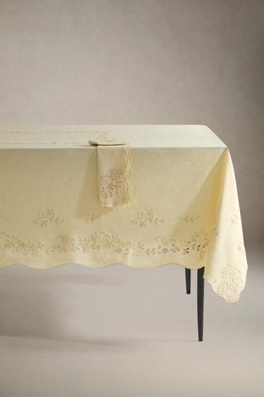 LINEN TABLECLOTH WITH CUTWORK EMBROIDERY - Yellow by Zara