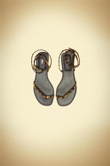 Zara STRAPPY STUDDED SANDALS - Gold