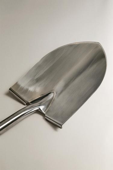LARGE GARDEN SHOVEL - Dark brown by Zara - Image 1