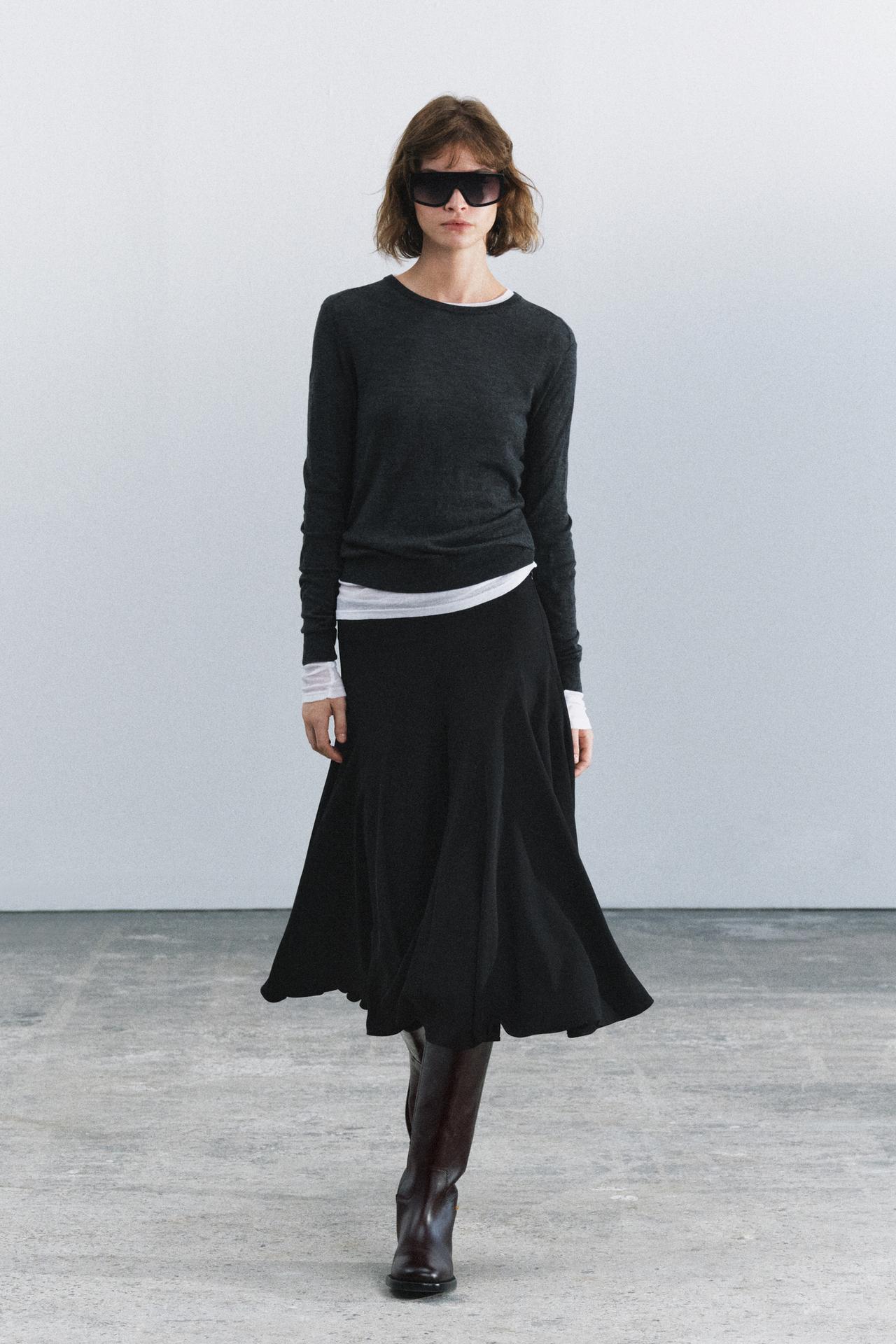 ZW COLLECTION MIDI VOLUME SKIRT — Black
