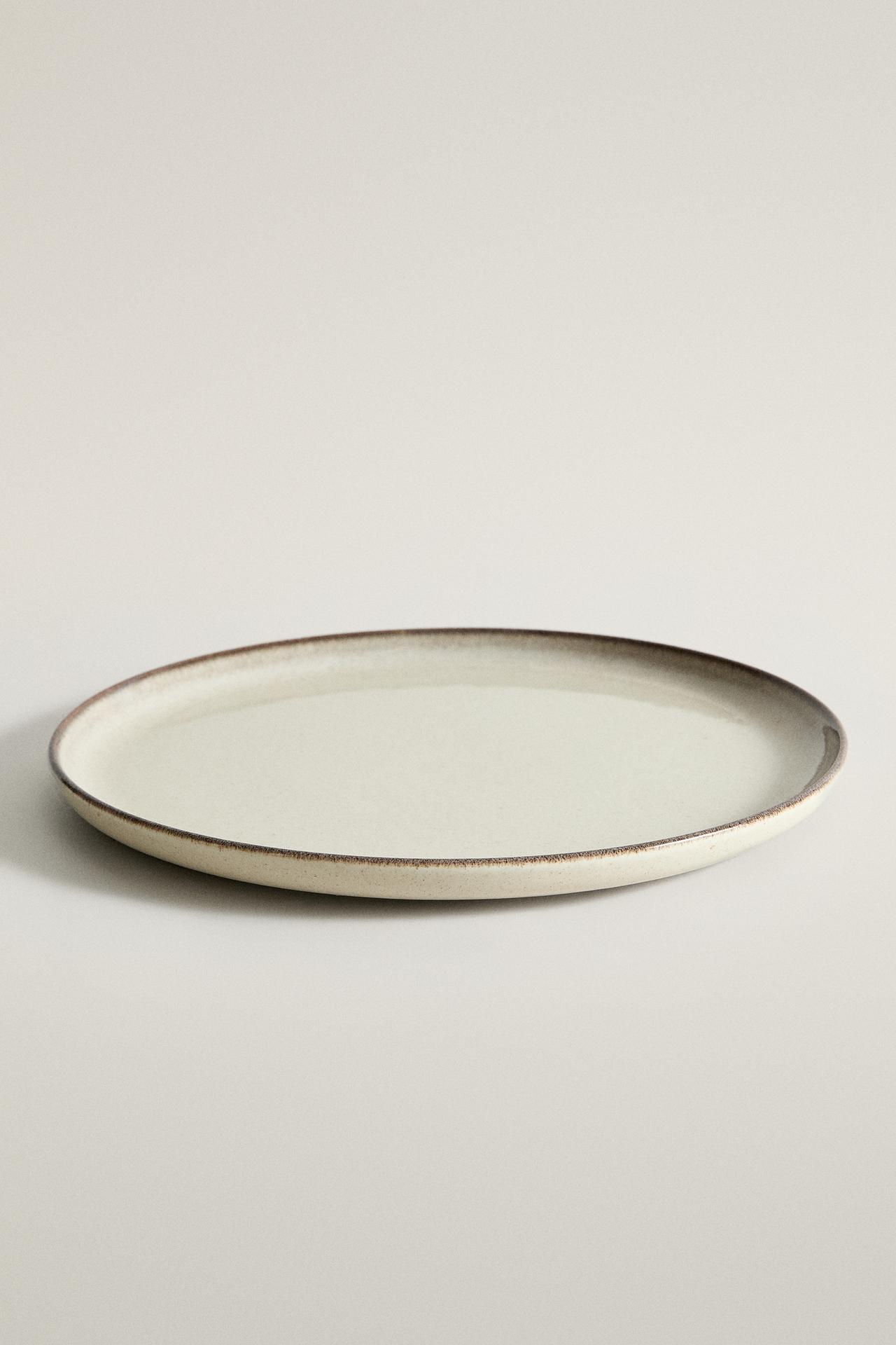 STONEWARE DINNER PLATE — Light ecru