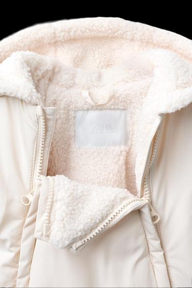 BUZO NYLON CON MANOPLAS Y PATUCOS DESMONTABLES - Crudo de Zara