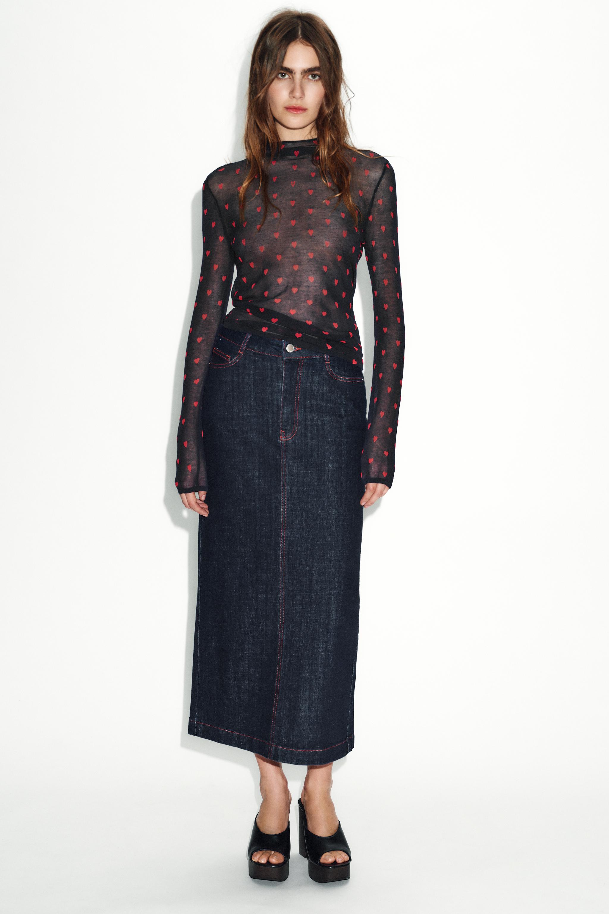 FINE KNIT TOP WITH HEARTS