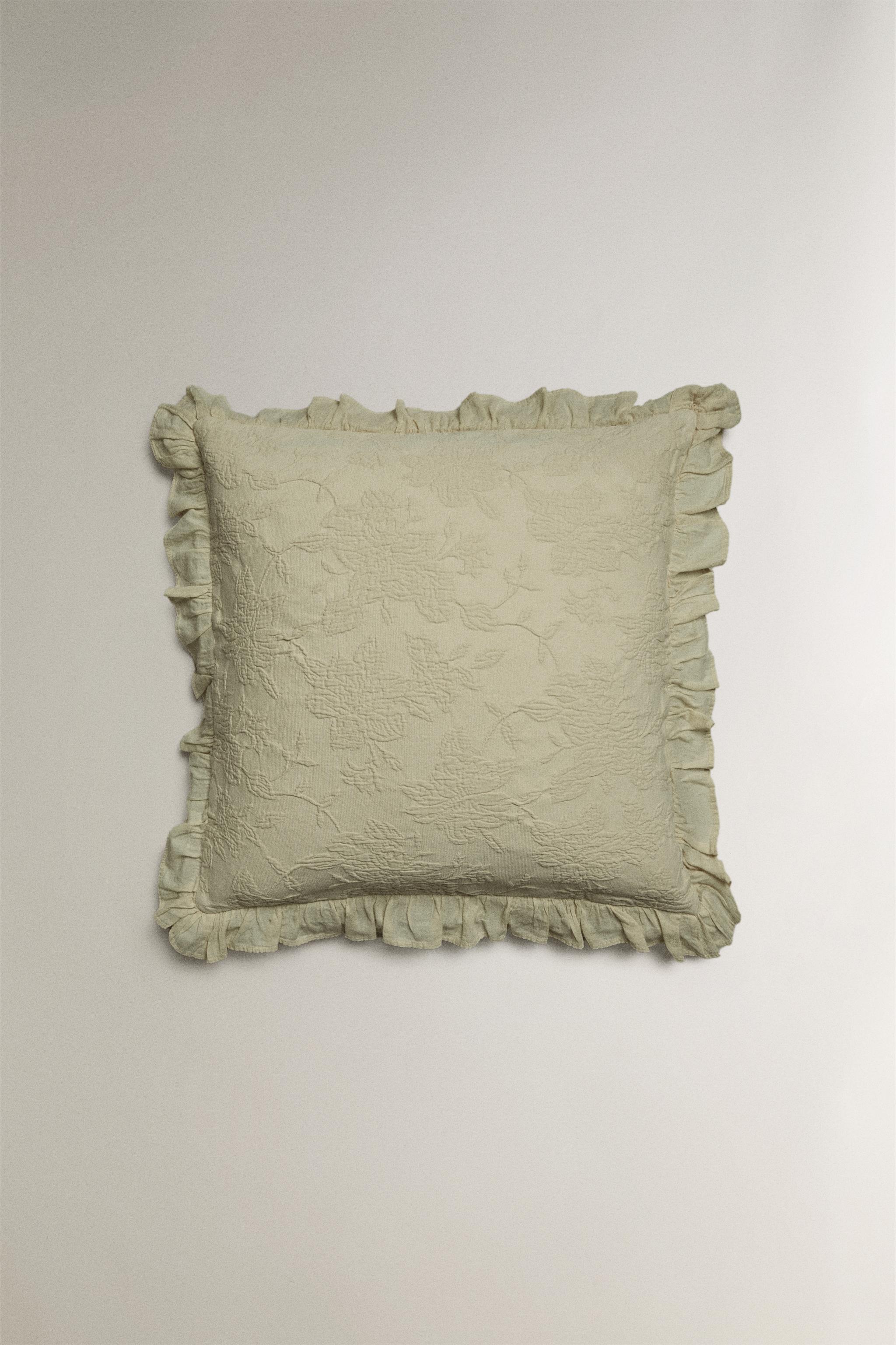 HOUSSE DE COUSSIN JACQUARD VOLANT