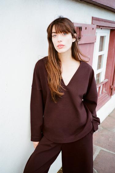 INTERLOCK V-NECK TOP - Burgundy by Zara