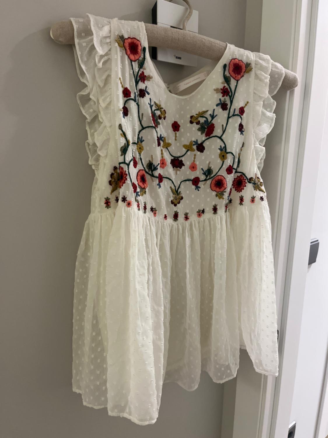 EMBROIDERED TOP