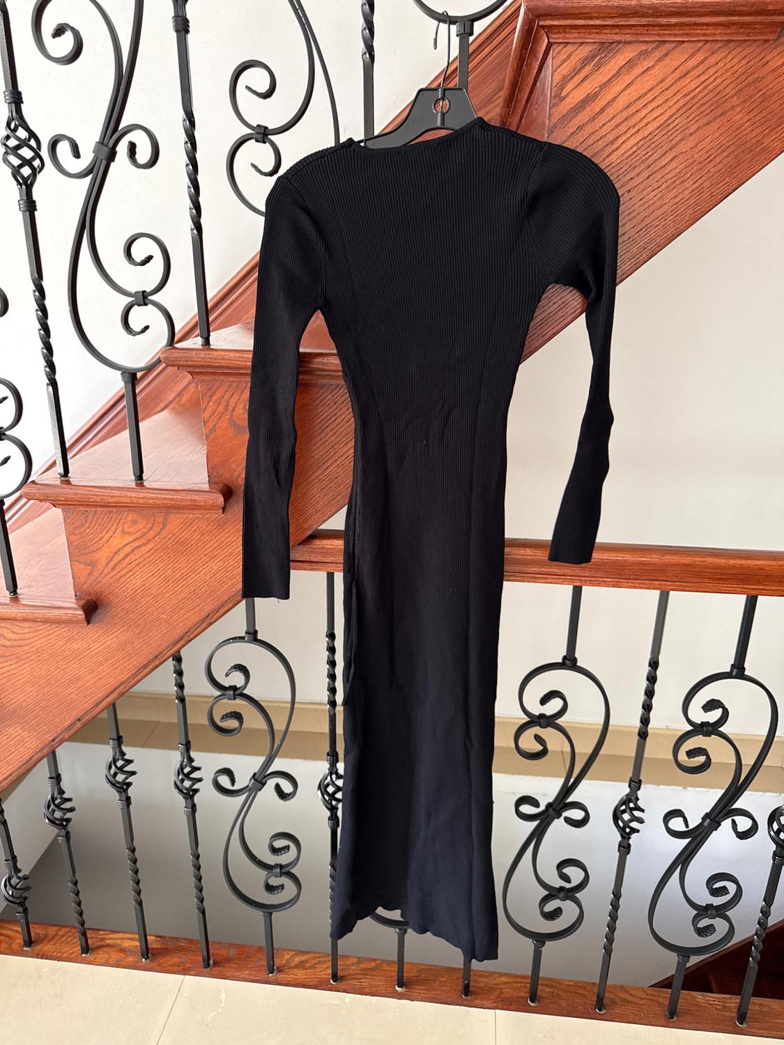 BLACK RIBBED LONG SLEEVE DRESS - Image 2
