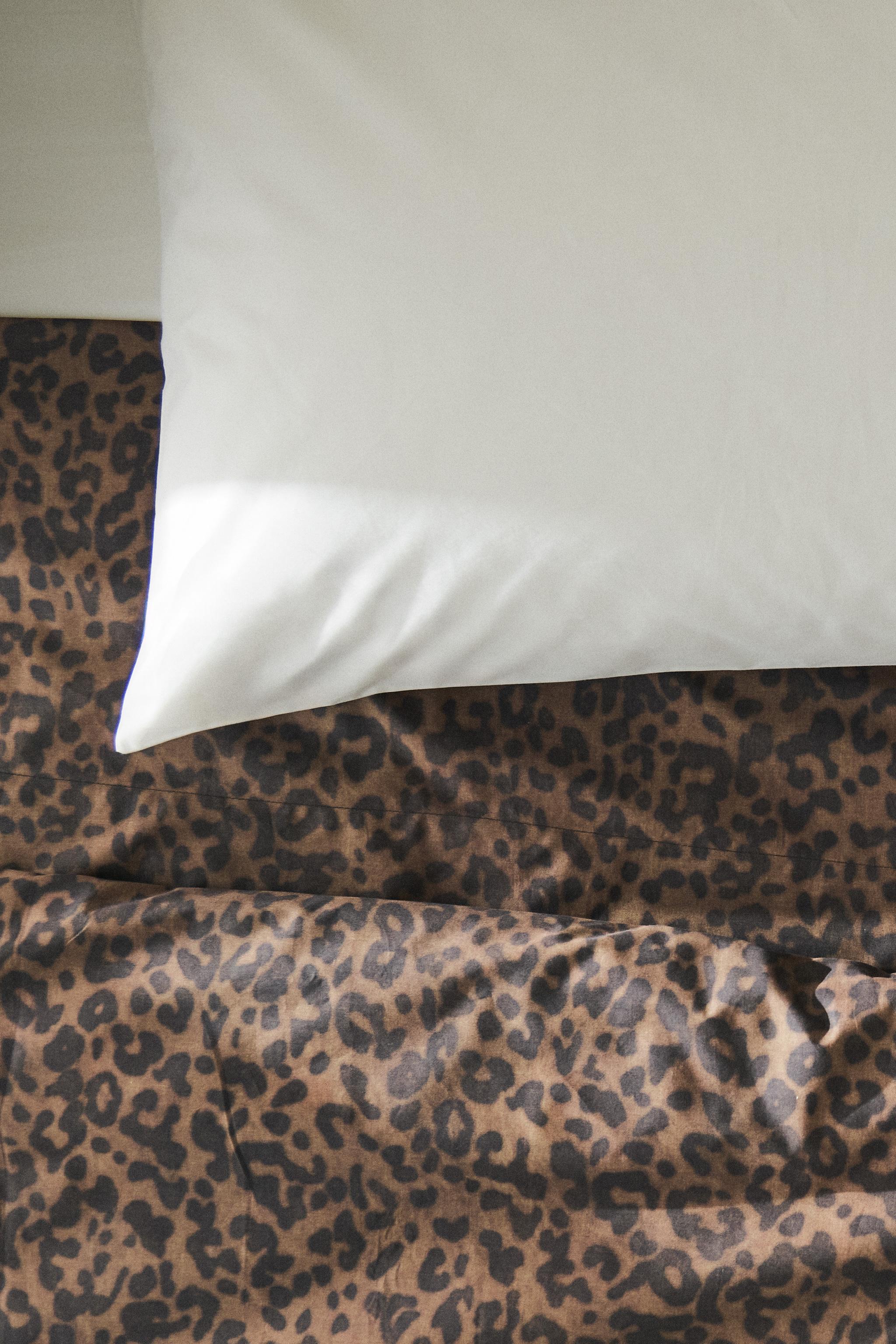 LEOPARD PERCALE FLAT SHEET (200 THREAD COUNT)