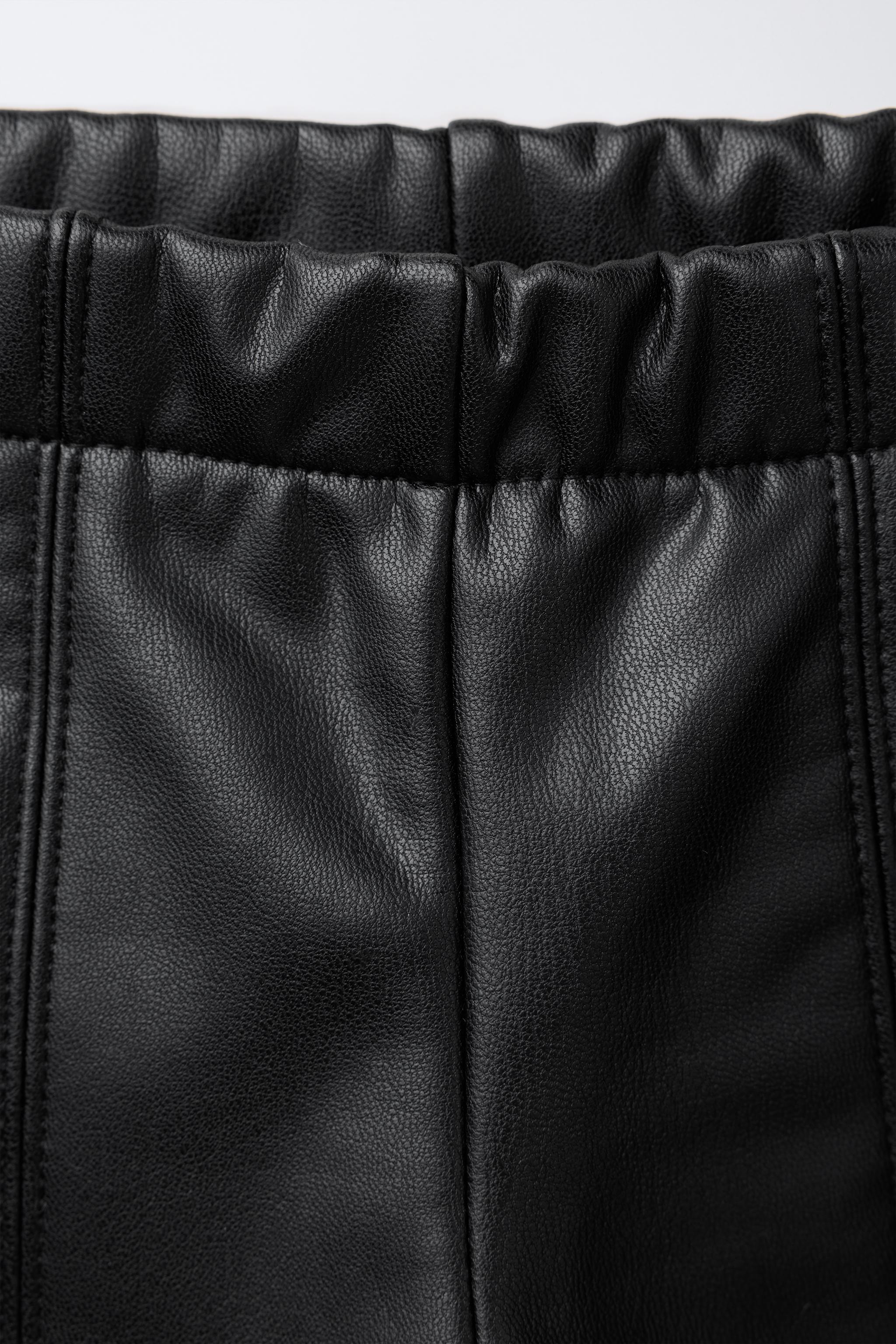 LEGGING MATIÈRE SYNTHÉTIQUE