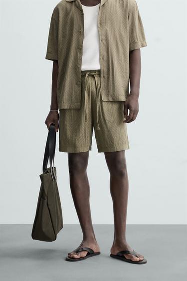 GEOMETRIC PRINT JACQUARD BERMUDA SHORTS - Light khaki by Zara