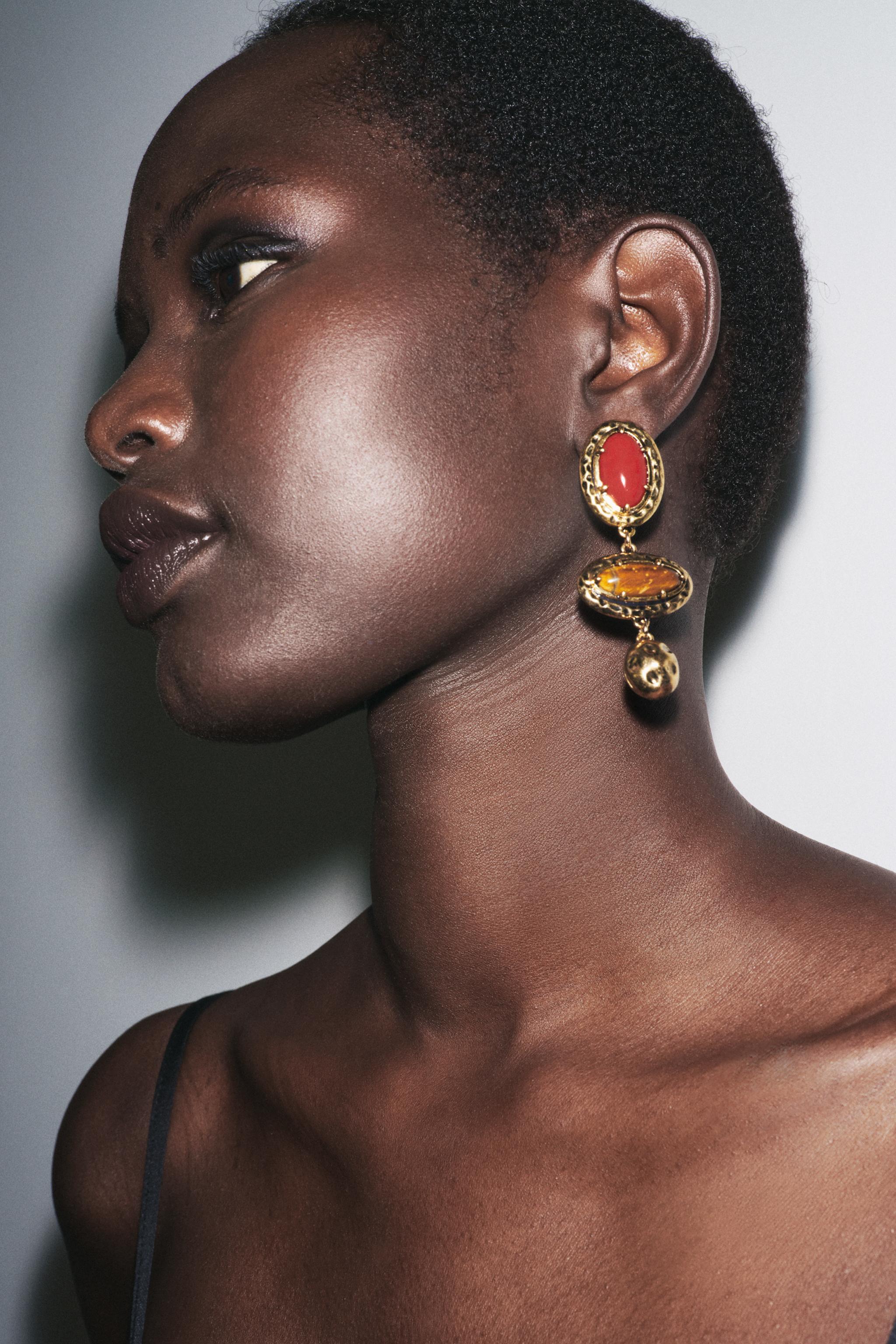 TEXTURED STONE EARRINGS