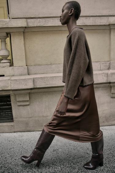 PULL EN MAILLE AVEC SURPIQÛRES EN CONTRASTE - Marron / Taupe de Zara - Image 2