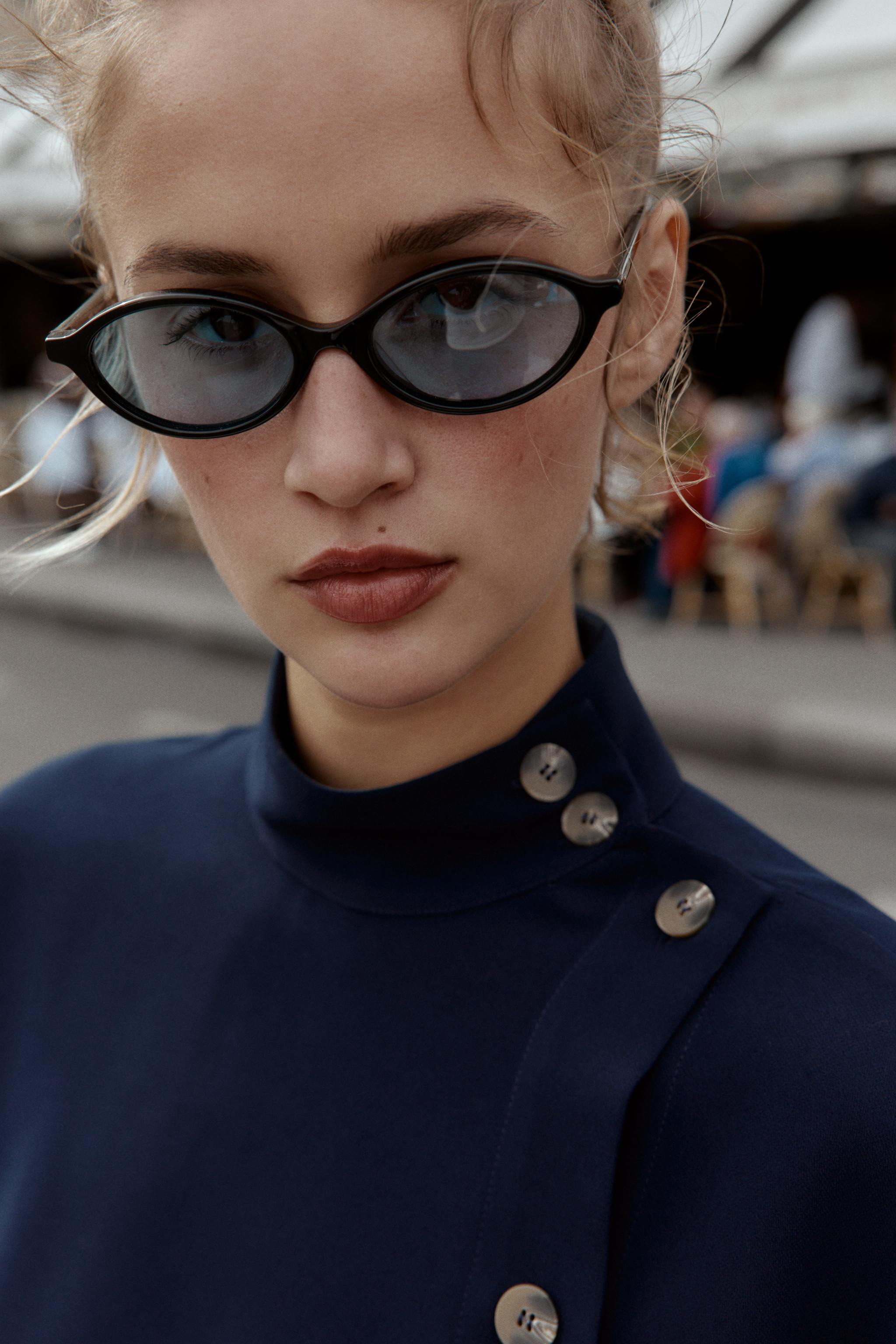 CONTRAST BUTTON SHIRT