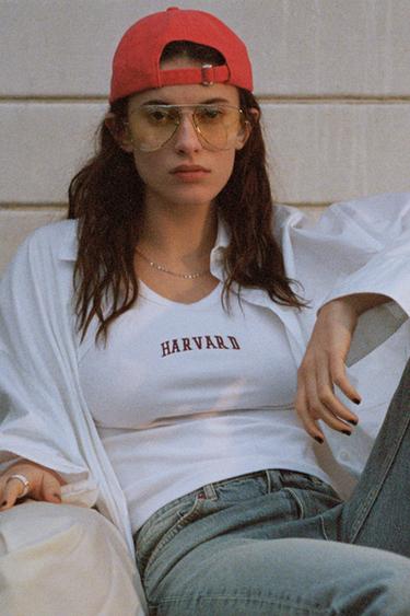 TOP Z NARAMNICAMI HARVARD UNIVERSITY - Bela od Zare