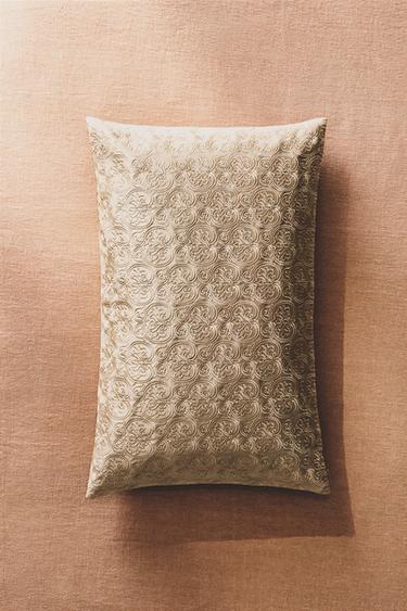 HOUSSE DE COUSSIN BRODERIE - Or de Zara - Image 5