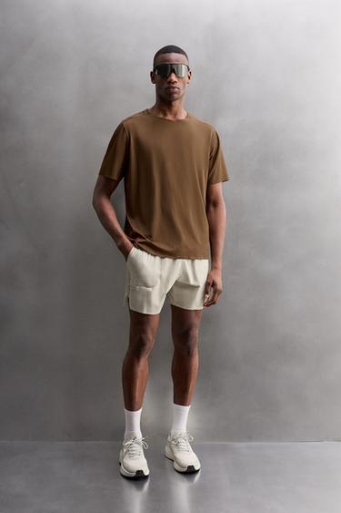 TECHNICAL COLOUR BLOCK T-SHIRT - Brown by Zara