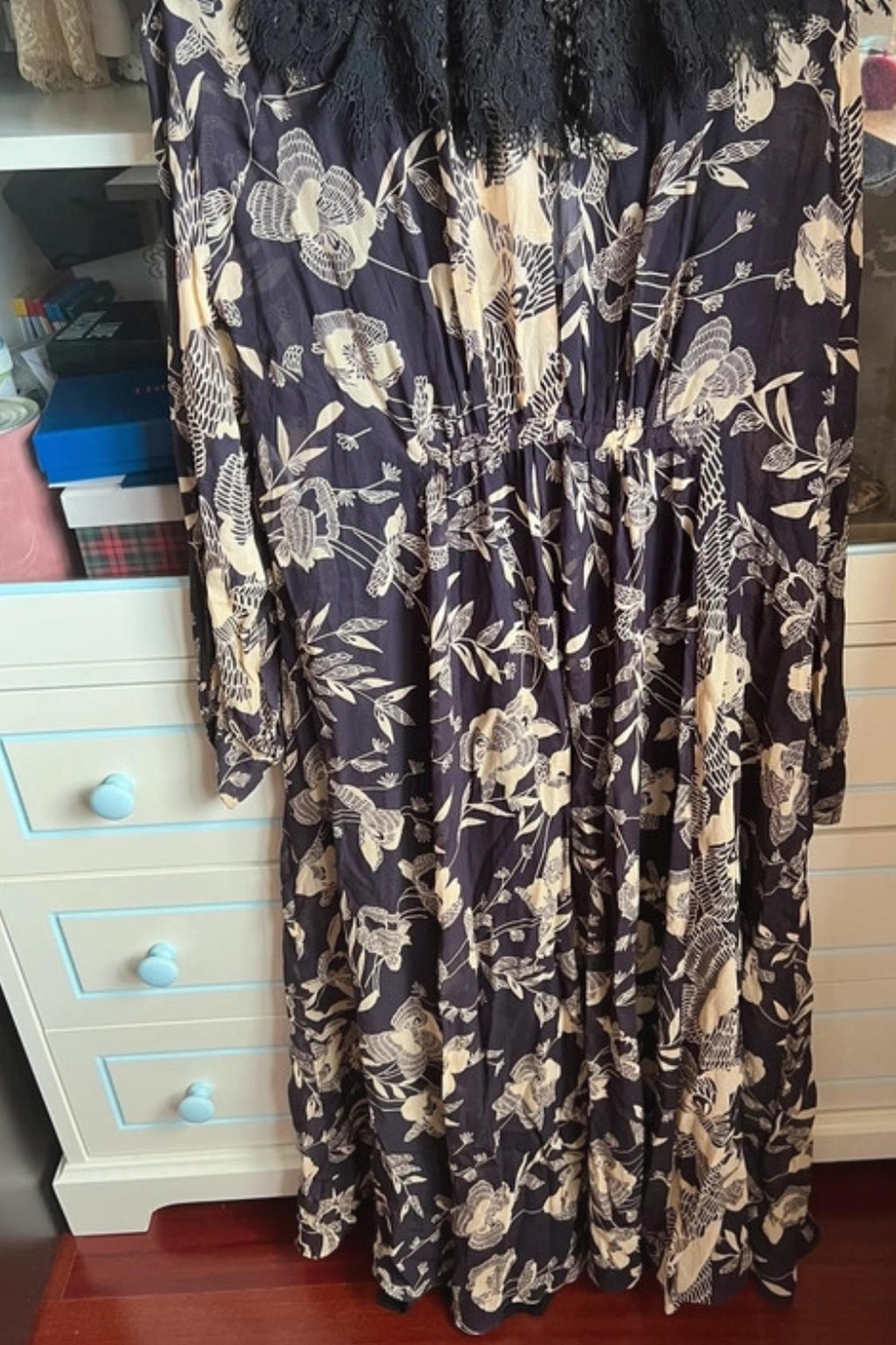 LIMITED EDITION PRINTED DRESS - Image 2