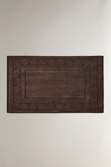 VELOUR JACQUARD BATH MAT - Chocolate by Zara