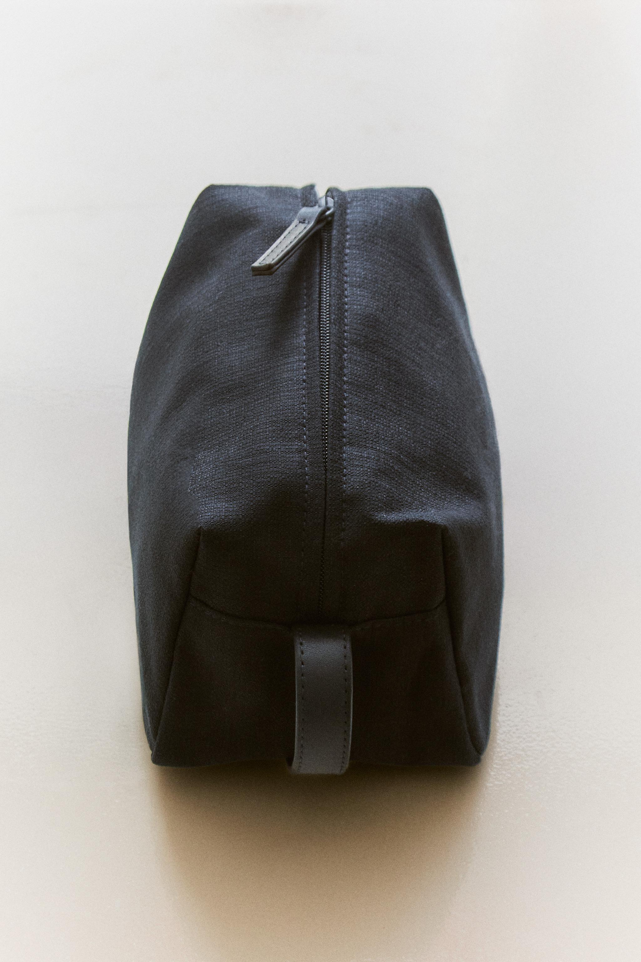 FABRIC MAKEUP BAG — Navy Blue