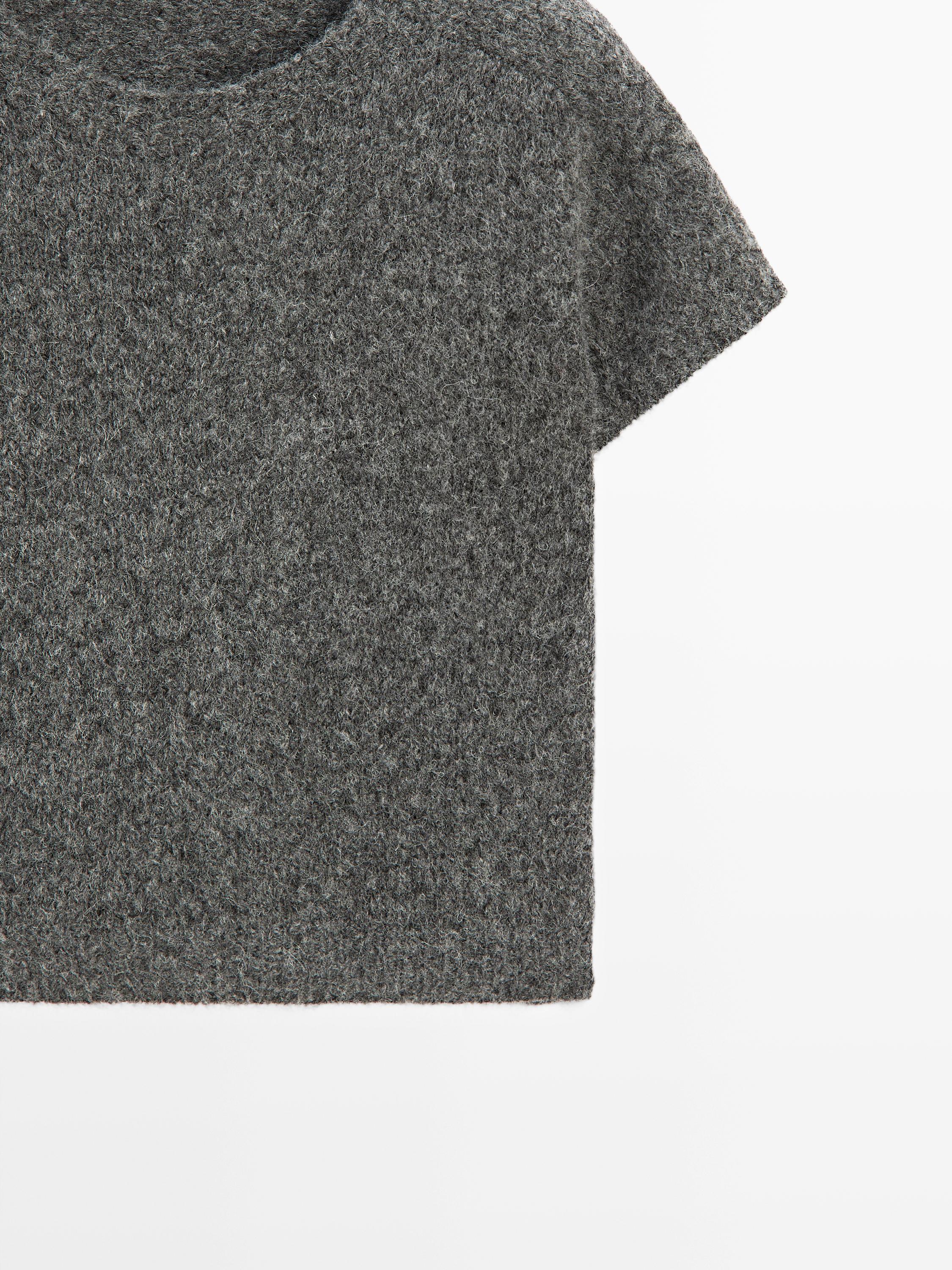 Short knit alpaca and wool sweater