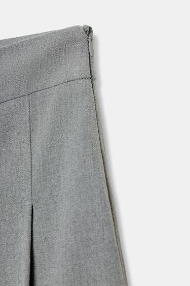 SHORT LONG À PINCES - Gris perle de Zara - Image 6