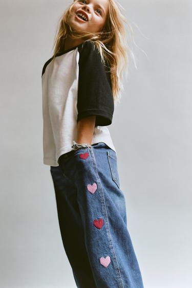 JEANS BARREL BORDADO CORAZONES - Azul de Zara
