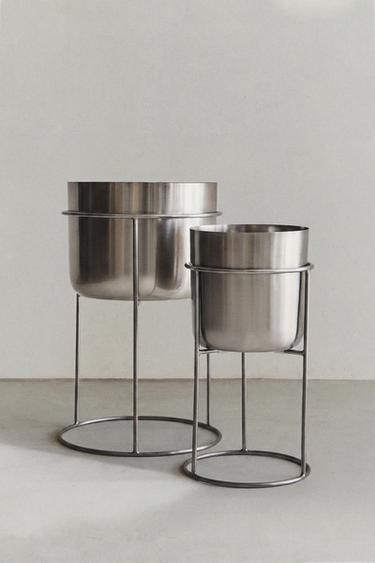 AGED METAL FLOWERPOT - P by Zara