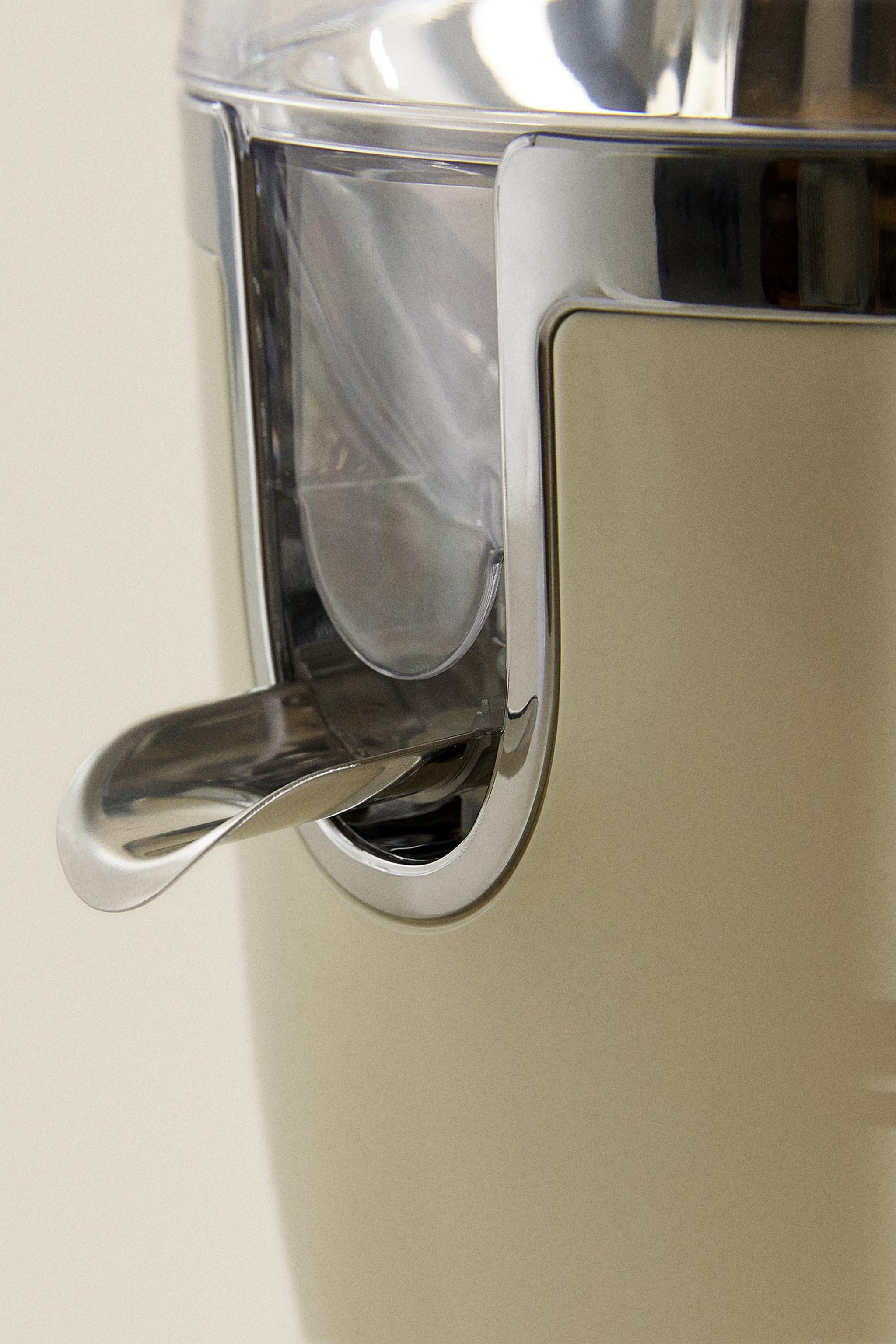SMEG JUICER — Cream