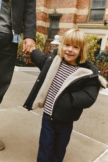 50% FEATHER AND 50% DOWN WATER-REPELLENT PUFFER JACKET WITH DETACHABLE SHEEPSKIN HOODIE - Black by Zara