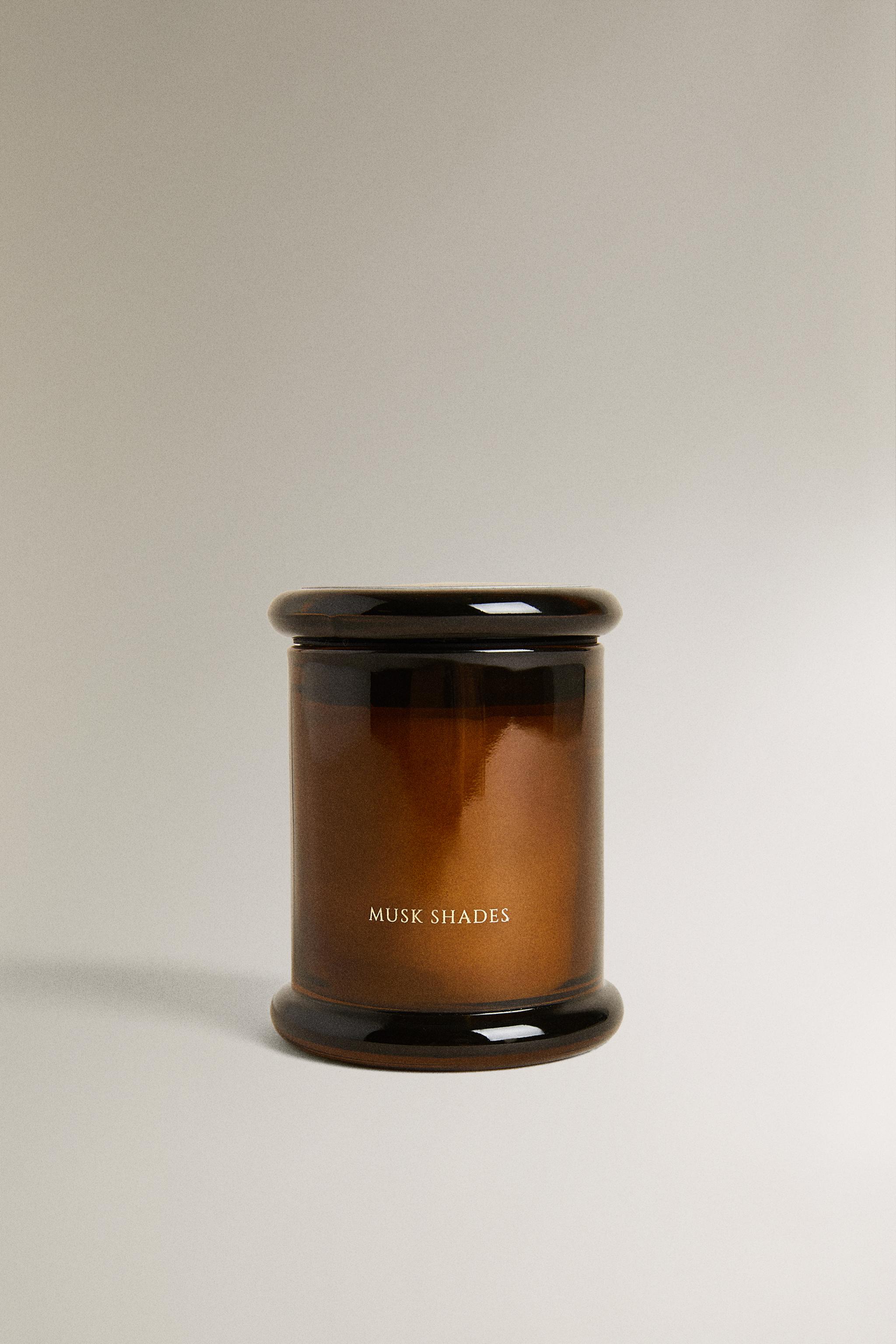 (150 G) MUSK SHADE SCENTED CANDLE — Light yellow
