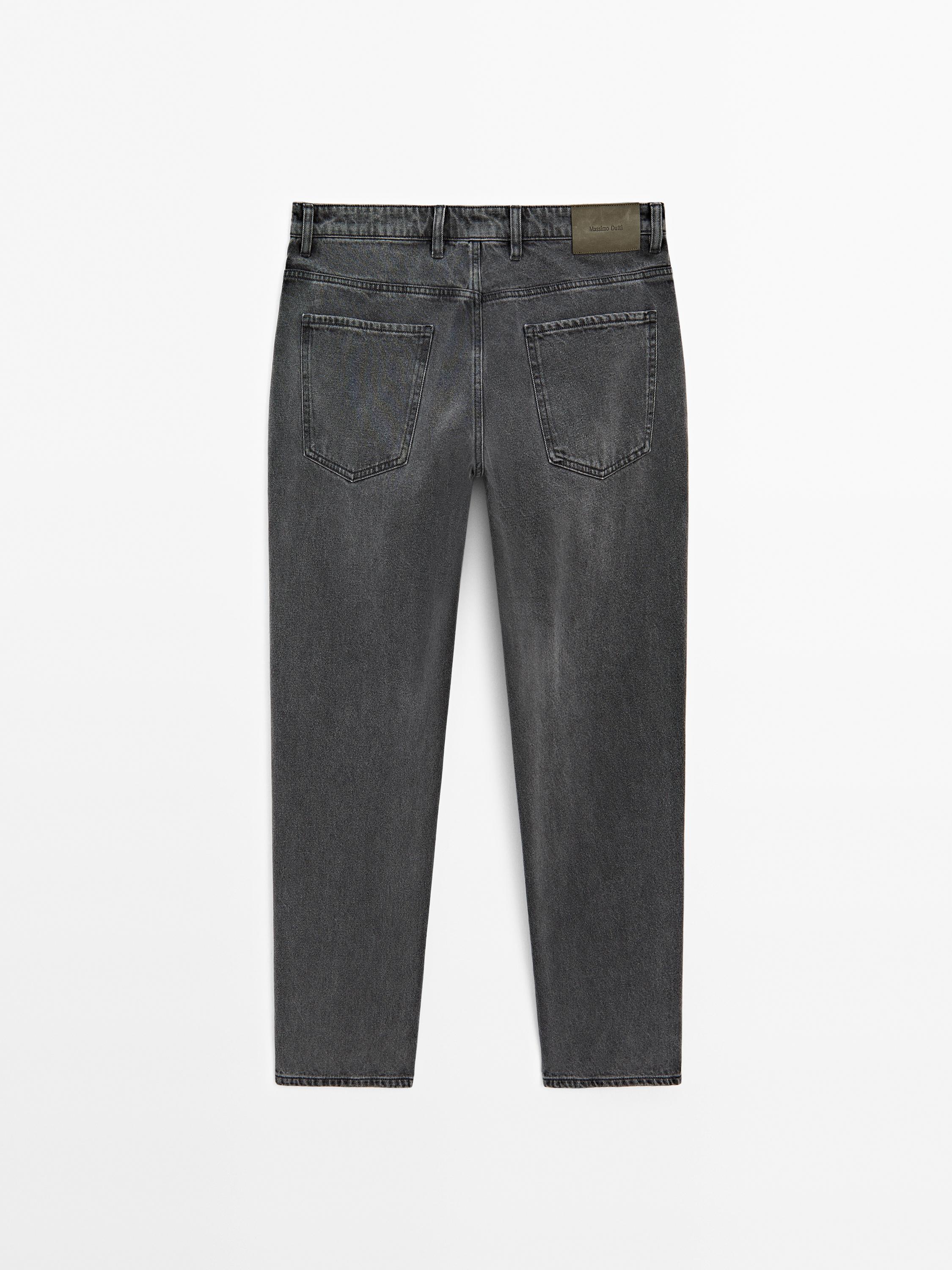 Tapered fit jeans