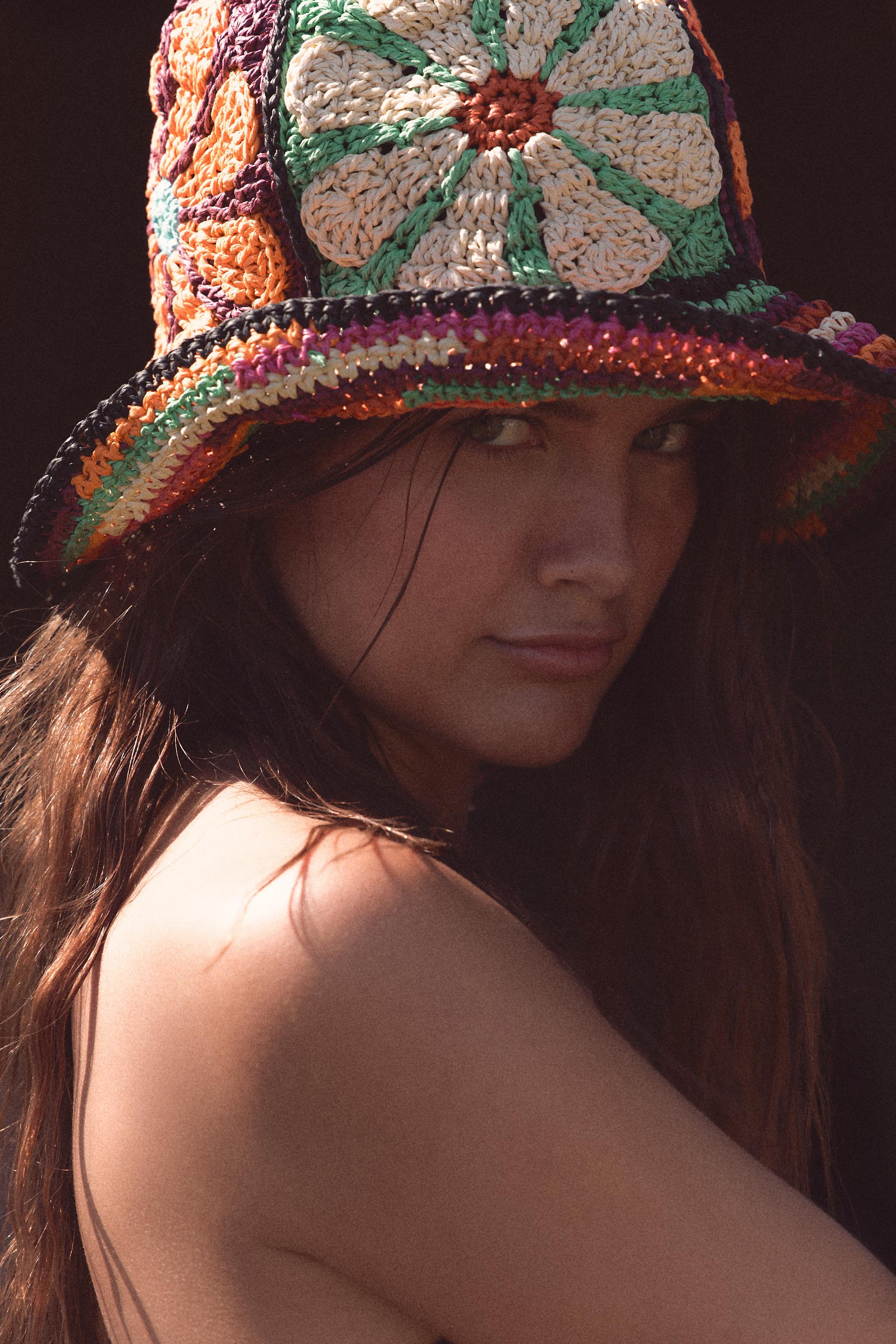 Женские головные уборы Zara FLORAL PRINT BUCKET HAT