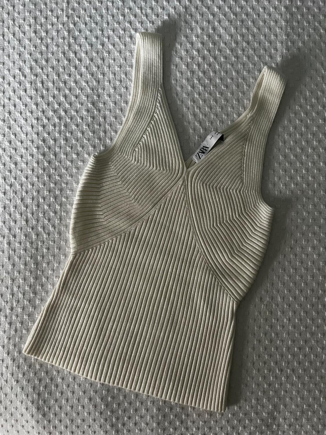 KNIT TOP WITH STRAPS