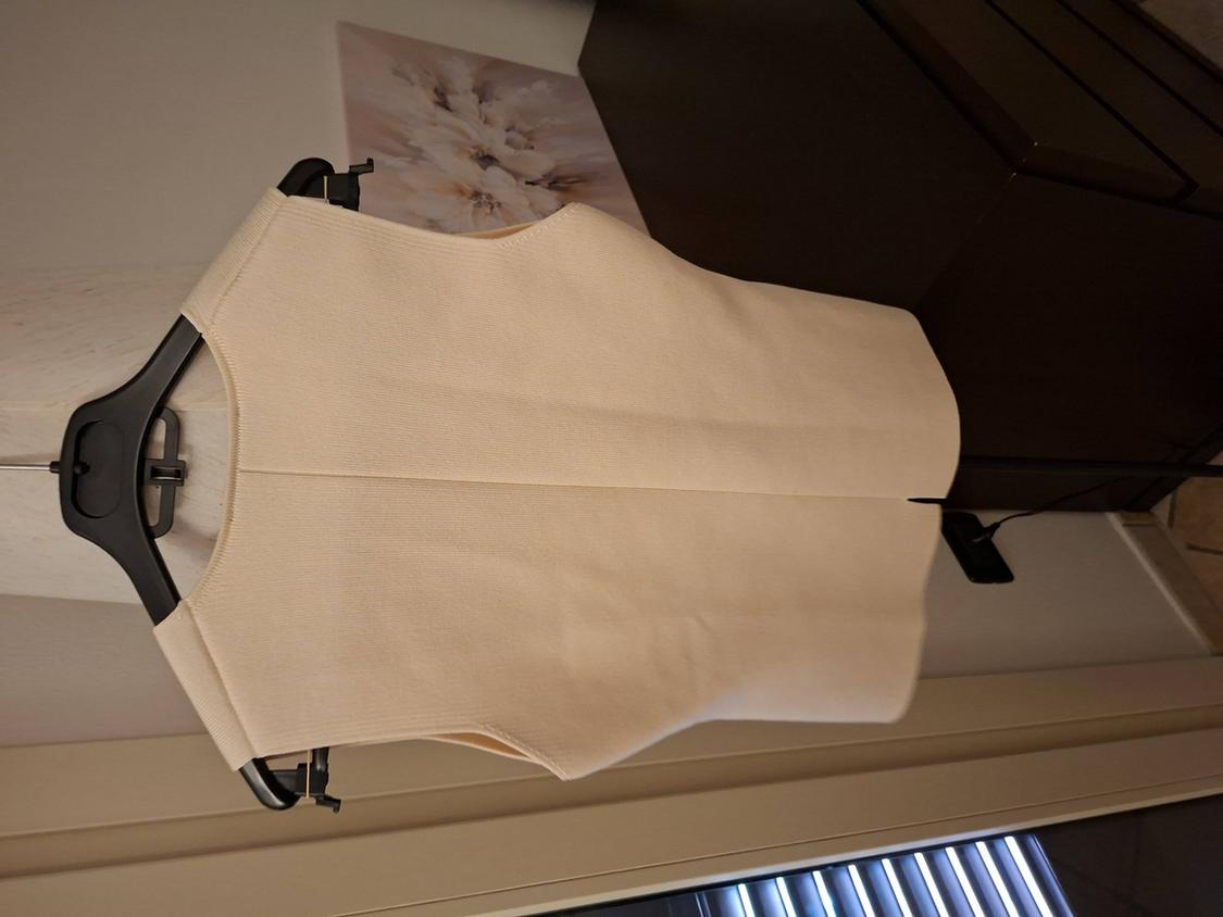 BUTTONED KNIT WAISTCOAT WITH COVERED BUTTONS - Image 2