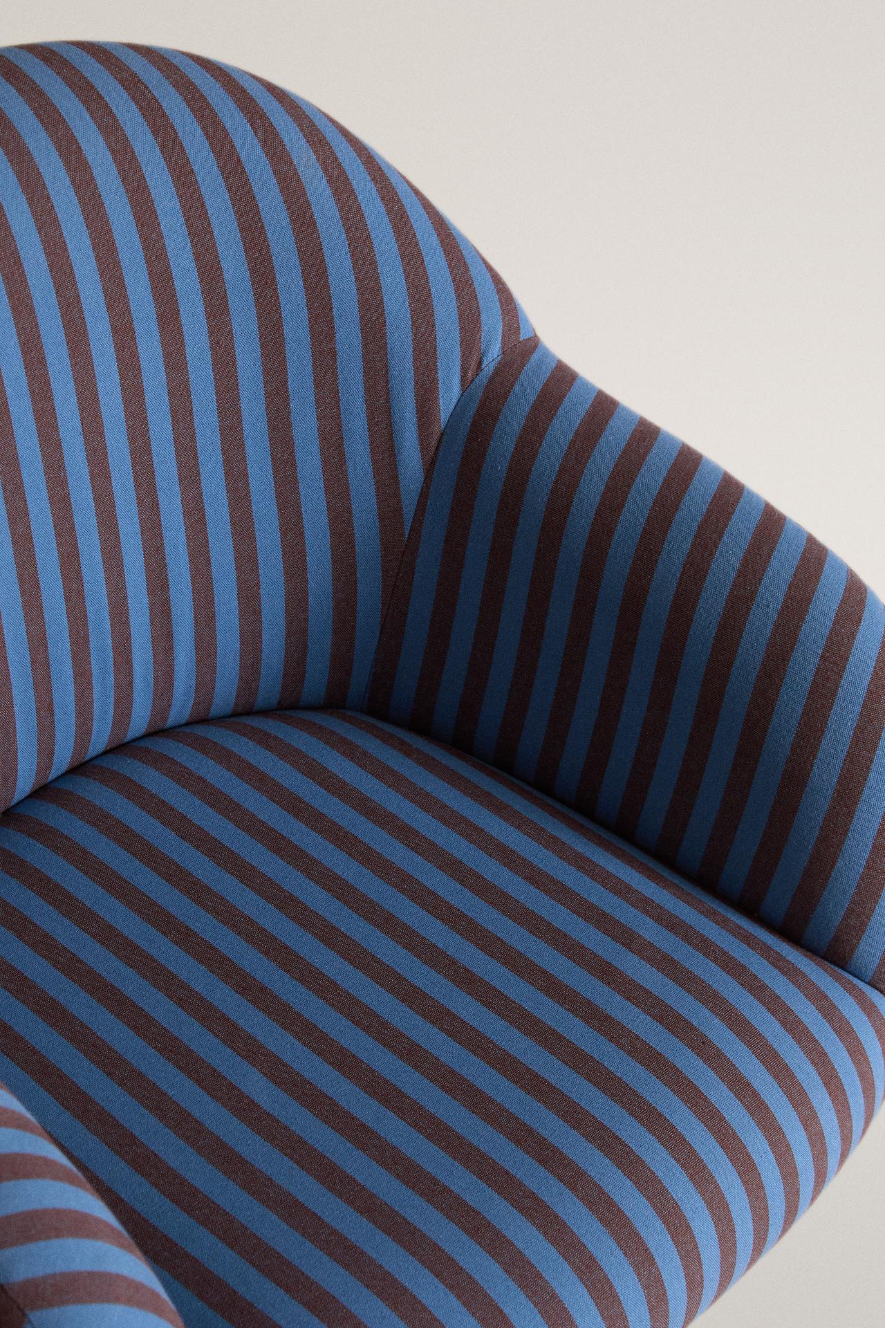 KIDS’ SWIVEL DESK CHAIR — Bluish
