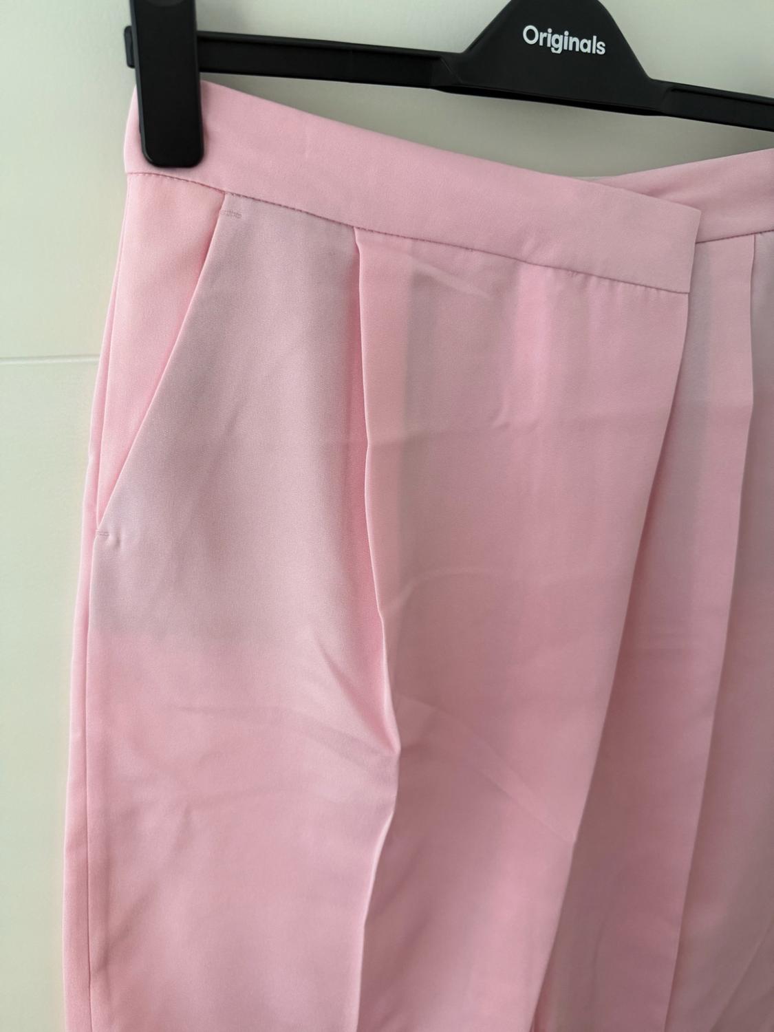 HIGH-WAIST BERMUDA SHORTS WITH DARTS - Image 2
