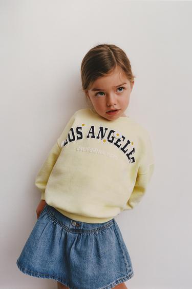 SUDADERA TEXTO RELIEVE MARGARITAS - Amarillo de Zara