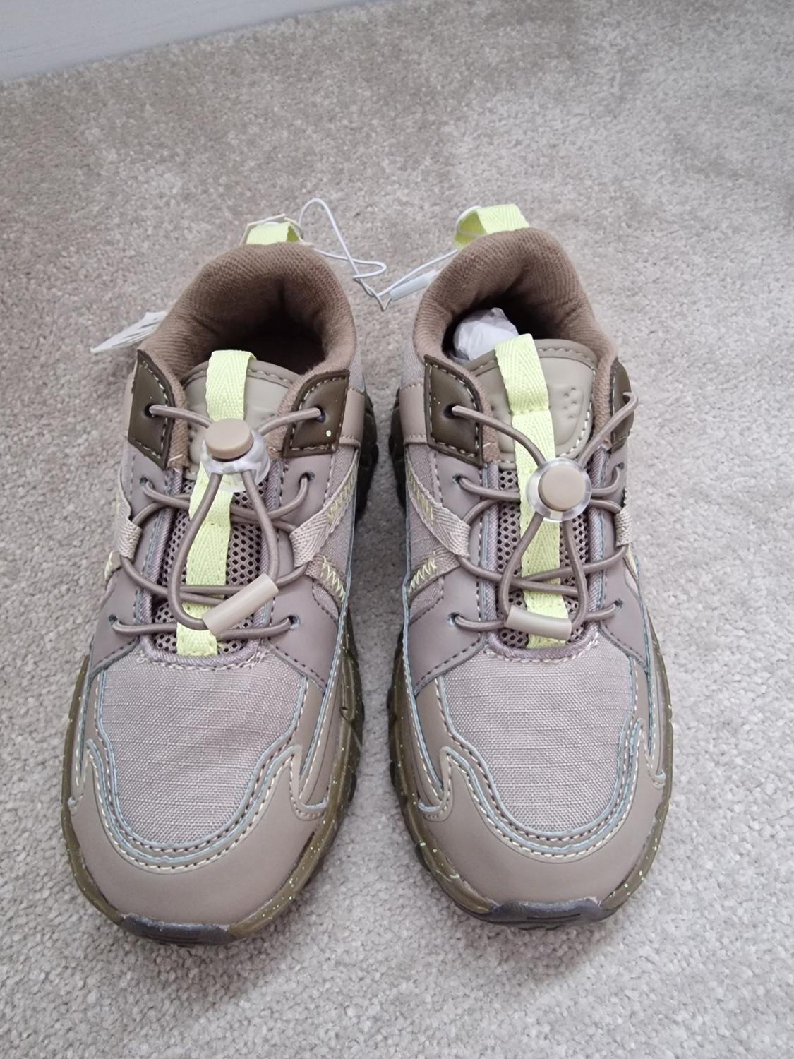 BABY/ HIKING TRAINERS - Image 2