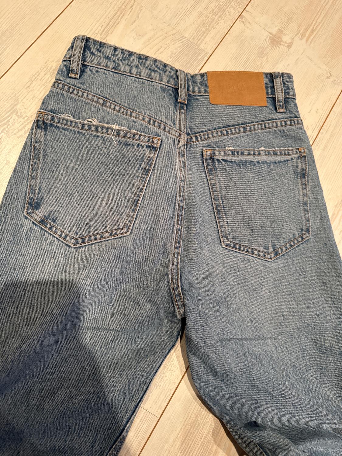 HI-RISE STRAIGHT-LEG JEANS WITH RIPS - Image 5