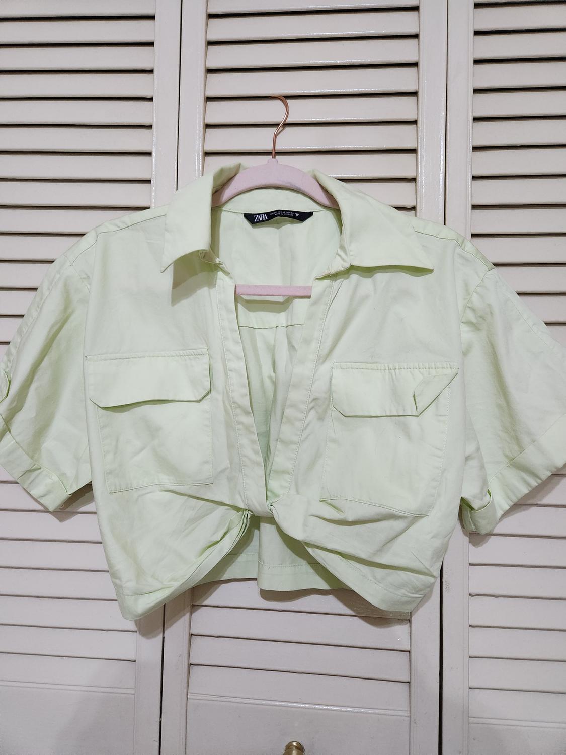 CROP TOP WITH KNOT