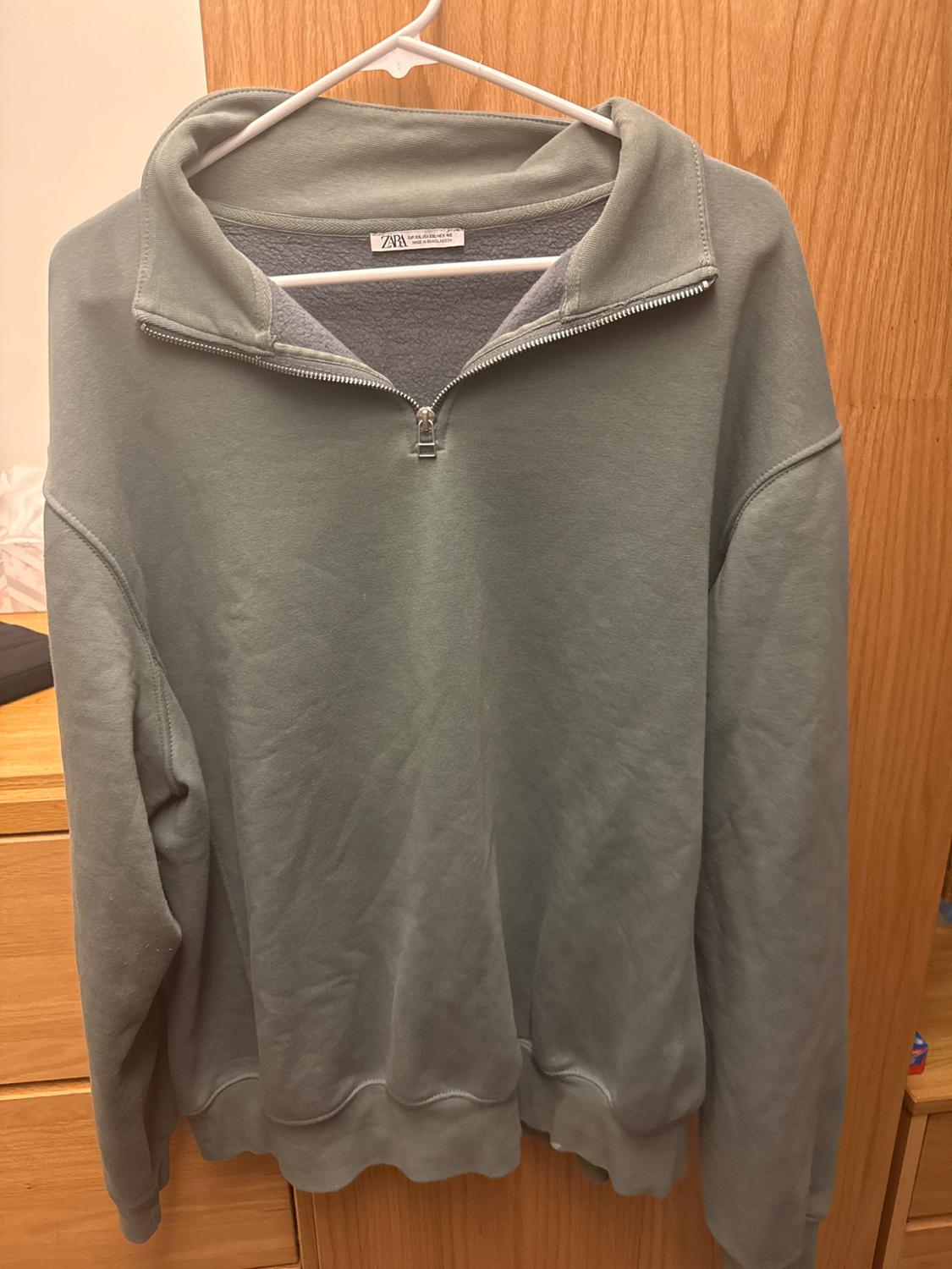 QUARTER ZIP SWEATSHIRT
