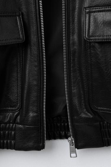 BLOUSON EN MATIÈRE SYNTHÉTIQUE À POCHES - Noir de Zara - Image 6