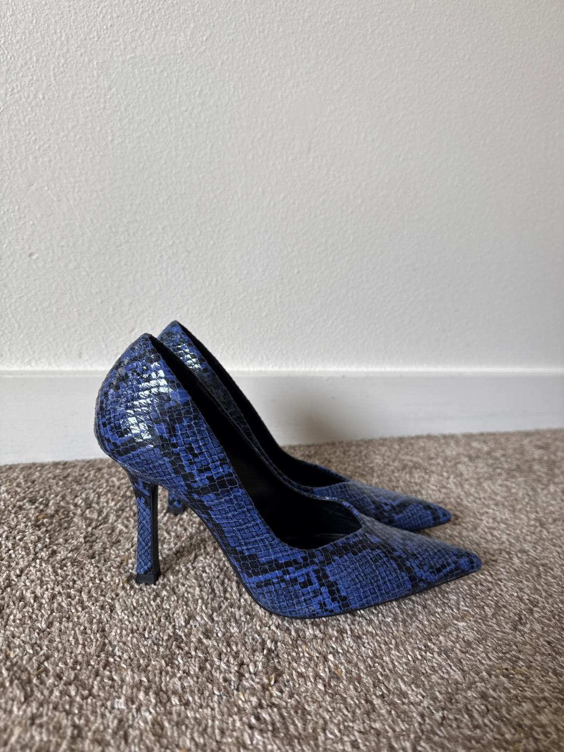 PRINTED HIGH HEELED SHOES